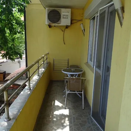 Privatunterkunft Blue House *